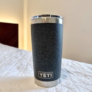 Yeti BLACK STONE Rambler 20 oz Tumbler with Magslider Lid